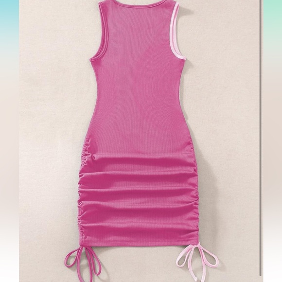 Pink color block dress - Picture 7 of 7